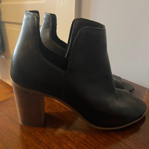 Steve Madden black open-toe booties - sz 7 - Picture 4 of 5